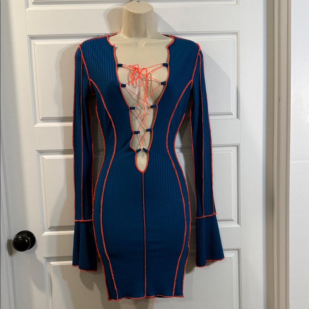 Queen Mania Dress  small NWT